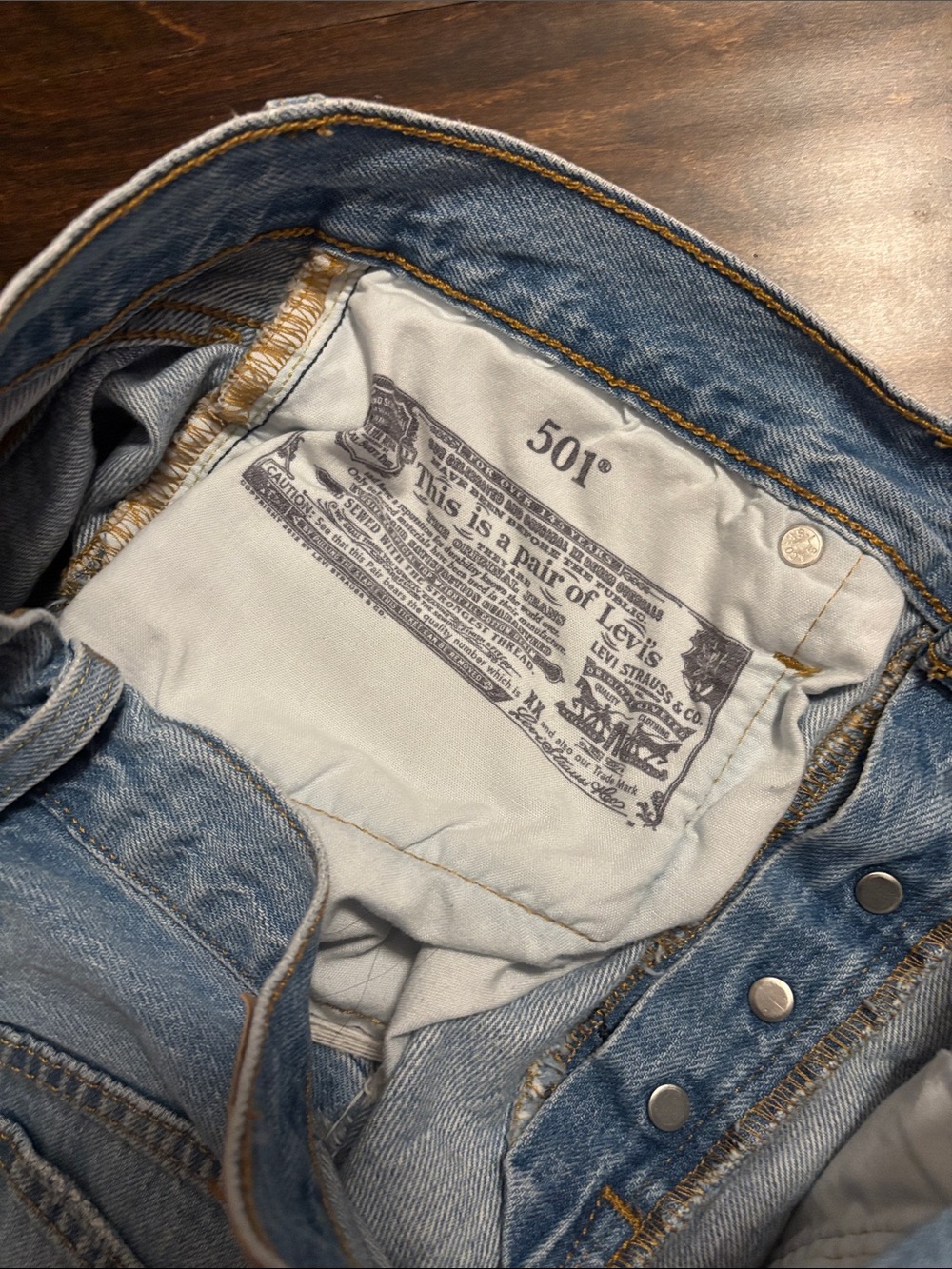 💙LEVI’S 501 Ripped Jean Shorts - Picture 3 of 7